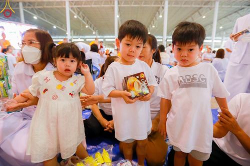 ภาพ No.126539:พิธีตักบาตร ในวันอาทิตย์ต้นเดือนที่ 3 มีนาคม พ.ศ. 2567 ณ บ้านแก้วเรือนทองคุณยายฯ วัดพระธรรมกาย