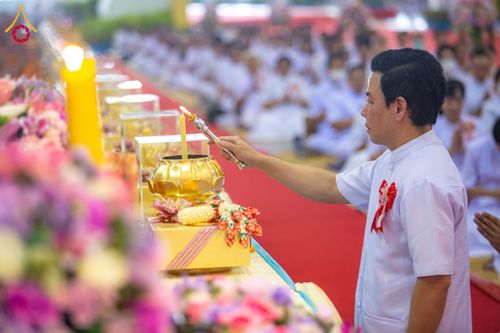 ภาพ No.59971:พิธีเจริญพระพุทธมนต์ "ฉลองอายุวัฒนมงคล 80 ปี หลวงพ่อธัมมชโย" พิธีถวายไทยธรรม คณะสงฆ์ 10,000 กว่าวัดทั่วประเทศ ในวันคุ้มครองโลก วันจันทร์ที่ 22 เมษายน พ.ศ. 2567 ณ สภาธรรมกายสากล วัดพระธรรมกาย จ.ปทุมธานี