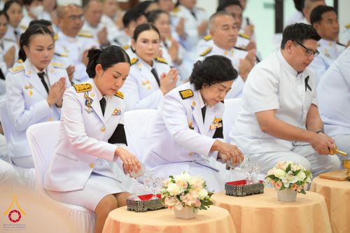 ภาพ No.262504:วันที่ 30 ตุลาคม พ.ศ. 2568 พสกนิกรอำเภอคลองหลวง จัดพิธีบำเพ็ญกุศลสัตตมวาร ถวายพระราชกุศลแด่สมเด็จพระพันปีหลวง ณ วัดพระธรรมกาย