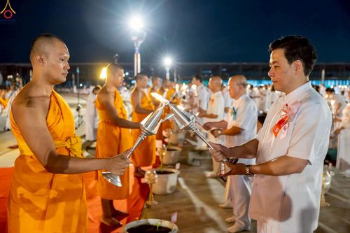 ภาพ No.253658:วันที่ 10 ตุลาคม พ.ศ. 2568 พิธีจุดประทีปบูชาพระผู้ปราบมาร, พิธีจุดประทีปบนพระมหาธรรมกายเจดีย์  20,000 ดวง เนื่องในวันคล้ายวันเกิดครบรอบ 141 ปี พระมงคลเทพมุนี (สด จนฺทสโร)