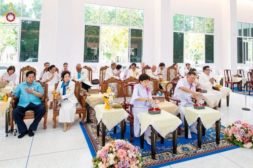 ภาพ No.152521:พิธียกฉัตรขาว 5 ชั้น กางกั้นถวายองค์พระประธาน อาคารปฏิบัติธรรมวัดสายสุวพรรณ ต.คลองสี่ อ.คลองหลวง จ.ปทุมธานี วันเสาร์ที่ 7 กันยายน พ.ศ. 2567