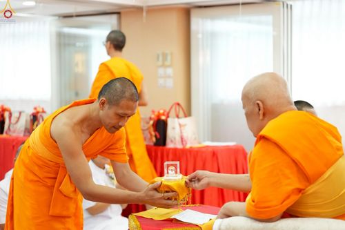 ภาพ No.233706:วันอาทิตย์ที่ 6 กรกฎาคม พ.ศ.2568 พิธีสมโภช 15 ปี วัดพระธรรมกายเกาลูน และพิธีมุทิตาสักการะเปรียญธรรม 9 ประโยค ณ วัดพระธรรมกายเกาลูน เขตปกครองพิเศษฮ่องกง สาธารณรัฐประชาชนจีน