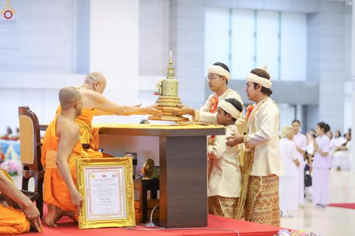 ภาพ No.327757:วันที่ 3 พฤษภาคม พ.ศ.2569 พิธีรับมอบพระบรมสารีริกธาตุ จากสาธารณรัฐแห่งสหภาพเมียนมา ณ ห้องแก้วสารพัดนึก วัดพระธรรมกาย