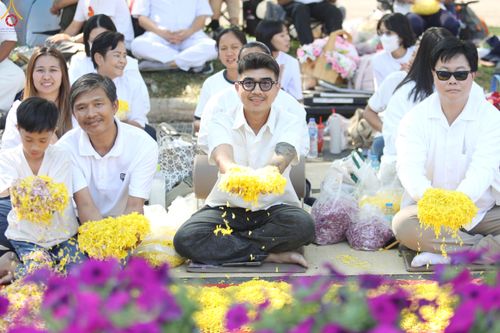 ภาพ No.304036:วันที่ 25 มกราคม พ.ศ. 2569 พิธีต้อนรับพระธรรมยาตรา  รร.สามัคคีราษฏร์บำรุง-วัดพระธรรมกาย ในโครงการธรรมยาตรา กตัญญูบูชา มหาปูชนียาจารย์ พระมงคลเทพมุนี(สด จนฺทสโร) พระผู้ปราบมาร อนุสรณ์สถาน 7 แห่ง ปีที่ 14