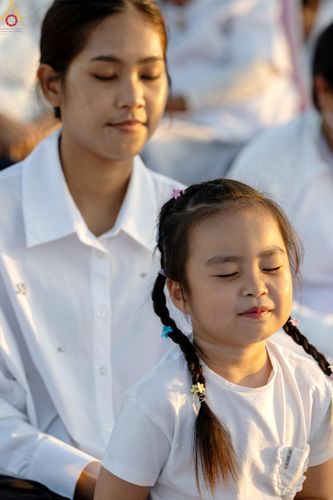 ภาพ No.302030:วันที่ 23 มกราคม พ.ศ. 2569 พิธีจุดประทีปธรรมถวายเป็นพุทธบูชา และบูชาธรรมมหาปูชนียาจารย์  ณ อนุสรณ์สถานลำดับที่ 5 สถานที่เผยแผ่วิชชาธรรมกายครั้งแรก อนุสรณ์สถานบางปลา วัดบางปลา อำเภอบางเลน จังหวัดนครปฐม ในโครงการธรรมยาตรา กตัญญูบูชา มหาปูชนียาจารย์ พระมงคล