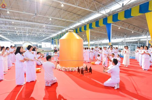 ภาพ No.286407:วันอาทิตย์ที่ 13 กรกฎาคม พ.ศ.2568 พิธีปฎิบัติธรรม และพิธีจุดเทียนใจ ไฟนิรันดร์ อนันตชัย ณ สภาธรรมกายสากล วัดพระธรรมกาย