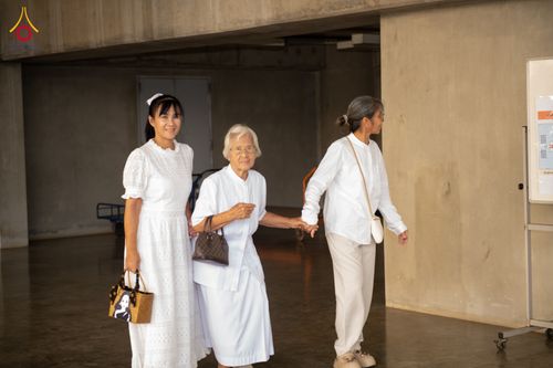 ภาพ No.322845:วันเสาร์ที่ 18 เมษายน พ.ศ. 2569 ตักบาตรฉลองพระใหม่ โครงการอุปสมบทหมู่ธรรมทายาท ระดับอุดมศึกษา รุ่นที่ 53 ภาคฤดูร้อน  ณ ฟ้องปฏิบัติธรรม ชั้นลอย 1/2 มหารัตนวิหารคด คอร์ 13 วัดพระธรรมกาย