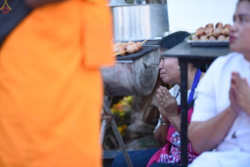 ภาพ No.295154:วันที่ 14 มกราคม พ.ศ. 2569 พิธีต้อนรับพระธรรมยาตรา อนุสรณ์สถานลำดับที่ 4  สถานที่เกิดด้วยกายธรรม ณ วัดโบสถ์บน ต.บางคูเวียง จ.นนทบุรี ในโครงการธรรมยาตรา กตัญญูบูชา มหาปูชนียาจารย์ พระมงคลเทพมุนี(สด จนฺทสโร) พระผู้ปราบมาร อนุสรณ์สถาน 7 แห่ง ปีที่ 14