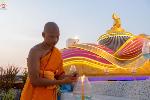 ภาพ No.307887:วันที่ 31 มกราคม พ.ศ. 2569 พิธีจุดประทีปธรรมถวายเป็นพุทธบูชา  และบูชาธรรมมหาปูชนียาจารย์ (ภาพชุดที่ 2) ณ วัดพระธรรมกาย ปทุมธานี ในโครงการธรรมยาตรา กตัญญูบูชา มหาปูชนียาจารย์ พระมงคลเทพมุนี(สด จนฺทสโร) พระผู้ปราบมาร อนุสรณ์สถาน 7 แห่ง ปีที่ 14