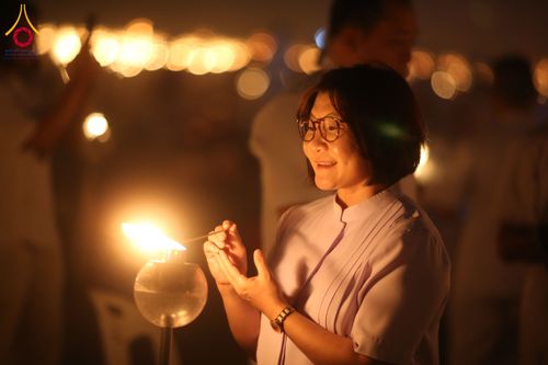 ภาพ No.312355:วันอังคารที่ 3 มีนาคม พ.ศ.2569 พิธีเวียนประทักษิณและจุดมาฆประทีป (ภาพชุดที่ 2) ณ ลานธรรมพระมหาธรรมกายเจดีย์ วัดพระธรรมกาย