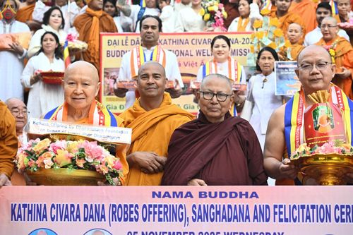 ภาพ No.278969:วันที่ 5 พฤศจิกายน 2568 กฐินสมทบวัดต่างประเทศ โดยคณะศิษยานุศิษย์ บูชาธรรม 81 ปี หลวงพ่อธัมมชโย ณ วัดมหาโพธิ์ เมืองพุทธคยา ถวายแด่  วัดพุทธนานาชาติเพื่อสวัสดิการสากล  (Buddha International Welfare Mission)  เมืองพุทธคยา ประเทศอินเดีย