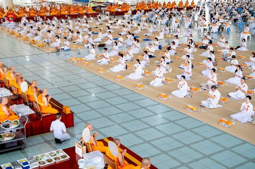 ภาพ No.346133:วันที่ 28 สิงหาคม พ.ศ.2569 พิธีบุพเปตพลี ครั้งที่ 186 ร่วมอุทิศส่วนกุศล แด่หมู่ญาติผู้ล่วงลับไปแล้ว และเป็นปัจจัยสนับสนุน การเผยแผ่พระพุทธศาสนา ณ หอฉันคุณยายอาจารย์ วัดพระธรรมกาย