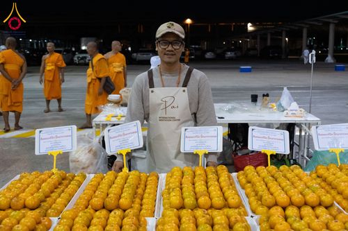 ภาพ No.287250:วันที่ 3 มกราคม พ.ศ.2569 พิธีถวายภัตตาหารเป็นสังฆทาน แด่พระธรรมยาตรา ณ วัดพระธรรมกาย  จังหวัดปทุมธานี ในโครงการธรรมยาตรา กตัญญูบูชา มหาปูชนียาจารย์ พระมงคลเทพมุนี(สด จนฺทสโร) พระผู้ปราบมาร อนุสรณ์สถาน 7 แห่ง ปีที่ 14