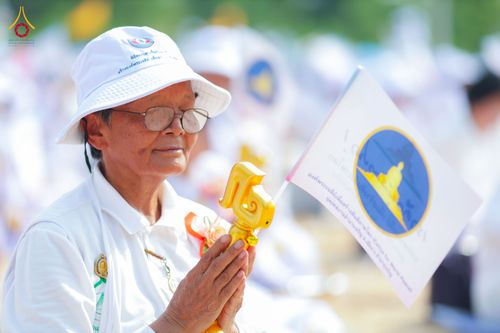 ภาพ No.327171:วันศุกร์ที่ 1 พฤษภาคม พ.ศ.2569 พิธีทอดผ้าป่า โปรยรัตนชาติ ตอกเสาเข็มมงคลต้นแรก สถาปนา “องค์พระเจดีย์เพื่อสร้างสันติภาพโลก” (แห่งแรกของภาคอีสาน) ณ ธุดงคสถานอำนาจเจริญ  อ.เมือง จ.อำนาจเจริญ