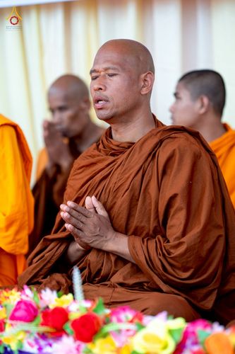 ภาพ No.257537:วันที่ 17 ตุลาคม พ.ศ. 2568 พิธีทอดกฐินสมทบวัดกัลยาณมิตรต่างประเทศ  บูชาธรรม 81 ปี หลวงพ่อธัมมชโย ณ ศูนย์ปฏิบัติธรรมไมตรีปูร์ เมืองคาร์การชารี ประเทศบังกลาเทศ 