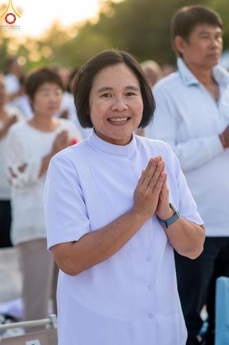 ภาพ No.192674:พิธีจุดประทีปถวายเป็นพุทธบูชา และบูชาธรรมมหาปูชนียาจารย์ ณ อนุสรณ์สถานคลองบางนางแท่น อ.สามพราน จ.นครปฐม ในโครงการธรรมยาตรา กตัญญูบูชา มหาปูชนียาจารย์ พระมงคลเทพมุนี(สด จนฺทสโร) พระผู้ปราบมาร อนุสรณ์สถาน 7 แห่ง ปีที่ 13 วันที่ 10 มกราคม พ.ศ. 2568