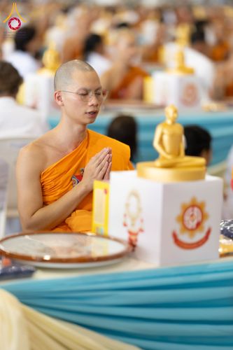 ภาพ No.59977:พิธีเจริญพระพุทธมนต์ "ฉลองอายุวัฒนมงคล 80 ปี หลวงพ่อธัมมชโย" พิธีถวายไทยธรรม คณะสงฆ์ 10,000 กว่าวัดทั่วประเทศ ในวันคุ้มครองโลก วันจันทร์ที่ 22 เมษายน พ.ศ. 2567 ณ สภาธรรมกายสากล วัดพระธรรมกาย จ.ปทุมธานี