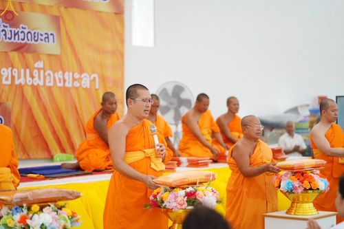 ภาพ No.84911:พิธีทอดผ้าป่าสามัคคีกันสาดคุ้มภัย และกำแพงแก้วเพื่อปกป้องภัยอันตราย จากความไม่สงบในพื้นที่ ณ ศูนย์ปฏิบัติธรรมและอบรมเยาวชนเมืองยะลา  ถนนเวฬุวัน ซอยเศรษฐี วันเสาร์ ที่ ๒๙ กรกฎาคม พ.ศ. ๒๕๖๖