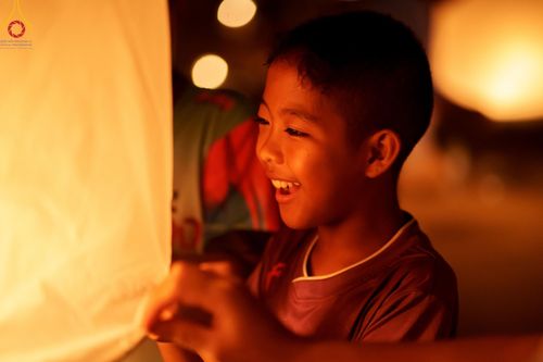 ภาพ No.175977:พิธีจุดประทีปโคมลาน, โคมลอยและลอยกระทง ถวายประทีปเป็นพุทธบูชา สร้างความสว่างไสวให้กับแผ่นดินด้วยแสงธรรม วันที่ 15 พฤศจิกายน พ.ศ. 2567 ณ พุทธอุทยานนานาชาติ อ.โพนพิสัย จ.หนองคาย