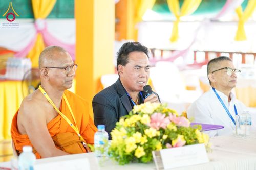 ภาพ No.146722:พิธีต้อนรับสัญญาบัตร พัดยศ ผ้าไตร ในโอกาสที่พระบาทสมเด็จพระเจ้าอยู่หัว ทรงพระกรุณาโปรดพระราชทานสัญญาบัตรตั้งสมณศักดิ์ พระวิมลศาสนวิเทศ (สำรวจ กมโล) เจ้าอาวาสวัดไทยนอร์เวย์ เป็นพระราชาคณะชั้นราช ในราชทินนามที่ “พระราชวชิรศาสนวิเทศ”