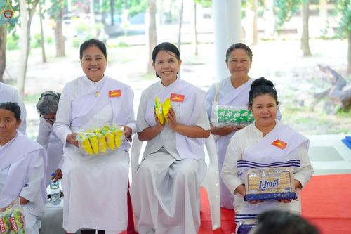 ภาพ No.247894:วันที่ 19-21 กันยายน พ.ศ. 2568 โครงการอบรมอุบาสิกาแก้ว รุ่นที่ 2 ณ ศูนย์ปฏิบัติธรรมจังหวัดบุรีรัมย์