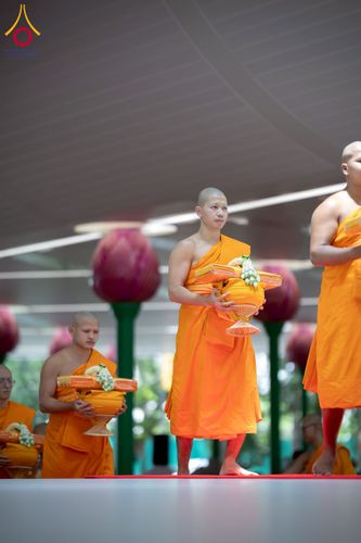 ภาพ No.223770:วันอาทิตย์ที่ 11 พฤษภาคม พ.ศ. 2568 พิธีอุปสมบทสามเณรเปรียญธรรมอุปสมบทอุทิศชีวิต 9 รูป อุบาสก 1 ท่าน ณ อุโบสถพระไตรปิฏกวัดพระธรรมกาย