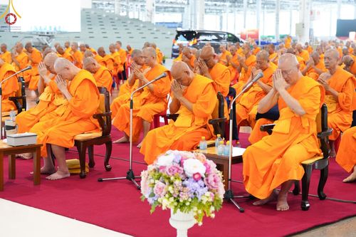 ภาพ No.159189:พิธีบูชาข้าวพระ ในวันอาทิตย์ต้นเดือน วันที่ 6 ตุลาคม พ.ศ. 2567 ณ สภาธรรมกายสากล วัดพระธรรมกาย