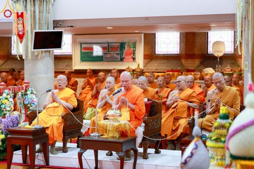 ภาพ No.142604:พิธีพัทธสีมา ประดิษฐานลูกนิมิตมหาสมบัติ สถาปนาอุโบสถวัดพระธรรมกายลอนดอน บูชาธรรม 80 ปี หลวงพ่อธัมมชโย วันเสาร์ที่ 22 มิถุนายน พ.ศ. 2567