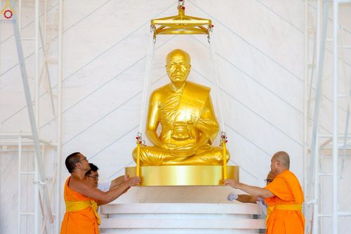 ภาพ No.249213:วันที่ 20 กันยายน พ.ศ. 2568 พิธีประดิษฐานรูปหล่อหลวงปู่วัดปากน้ำ ภาษีเจริญ ณ วิหารพระมงคลเทพมุนี (สด จนฺทสโร) ศูนย์ปฏิบัติธรรมภูเก็ต จ.ภูเก็ต