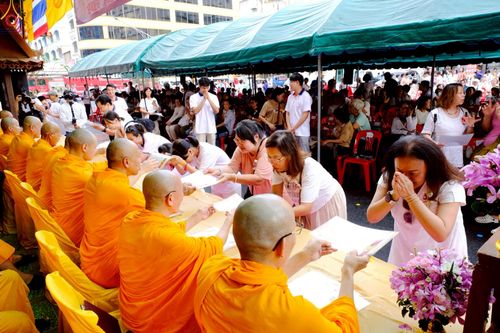 ภาพ No.238199:วันเสาร์ที่ 9 สิงหาคม พ.ศ. 2568 พิธีไถ่ชีวิตโค-โคท้อง 162 ตัว ณ ใจกลางนครหาดใหญ่ จ.สงขลา