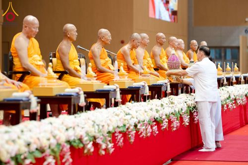 ภาพ No.272901:วันอาทิตย์ที่ 23 พฤศจิกายน พ.ศ.2568 พิธีมุทิตาสักการะ พระมหาเถระและพระเถระ ประจำปีพุทธศักราช 2568 ณ ห้องแก้วสารพัดนึก 2 สภาธรรมกายสากล  วัดพระธรรมกาย
