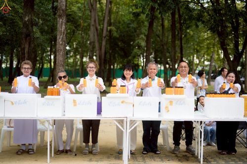 ภาพ No.250666:วันอังคารที่ 7 ตุลาคม พ.ศ. 2568 พิธีมหาปวารณาออกพรรษา ณ โบสถ์พระไตรปิฎก วัดพระธรรมกาย