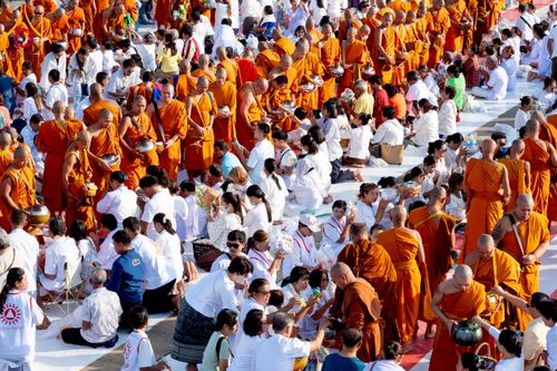 ภาพ No.250570:วันพุธที่ 8 ตุลาคม พ.ศ. 2568 พิธีตักบาตรเทโวโรหณะ ณ ลานธรรมปทุมรัตน์ธรรมเจดีย์ พุทธอุทยานนานาชาติ อ.โพนพิสัย จ.หนองคาย