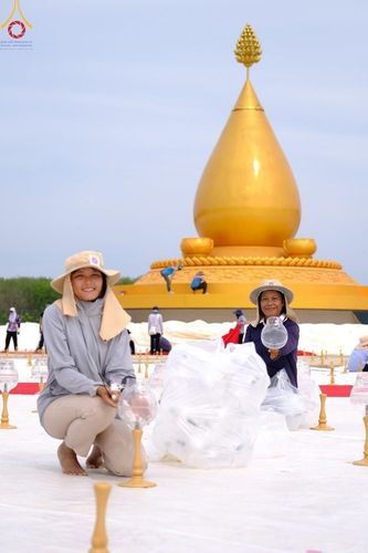 ภาพ No.128667:V.33 รวมพลังเพื่อบางกล่ำ การเตรียมงานของเจ้าหน้าที่หน่วยงานต่างๆ เพื่องานธรรมยาตราอัญเชิญพระบรมสารีริกธาตุ ประดิษฐาน ณ มหารัตนเจดีย์สิริปทุมสวรรค์ (เจดีย์อริยพุทธะ 5 พระองค์) ศูนย์ปฏิบัติธรรมภาคใต้ อ.บางกล่ำ จ.สงขลา ระหว่างวันที่ 9-10 มีนาคม พ.ศ. 2567