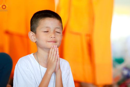 ภาพ No.139095:พิธีตักบาตร , พิธีบูชาข้าวพระ ณ ห้องแก้วสารพัด 1 สภาธรรมกายสากล วัดพระธรรมกาย วันอาทิตย์ต้นเดือนที่ 2 มิถุนายน พ.ศ. 2567