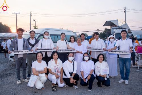 ภาพ No.116312:พิธีถวายภัตตาหารเป็นสังฆทาน แด่คณะพระธรรมยาตรา ปีที่ 12 วันที่ 21 มกราคม พ.ศ. 2567 ณ วัดโบสถ์(บน) บางคูเวียง จ.นนทบุรี