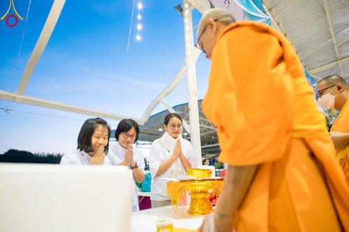 ภาพ No.95305:พิธีมุทิตาพระมหาเถระและพระเถระ ครั้งที่ 29 วันอาทิตย์ที่ 19 พฤศจิกายน พ.ศ. 2566 ณ ห้องแก้วสารพัดนึก สภาธรรมกายสากล วัดพระธรรมกาย