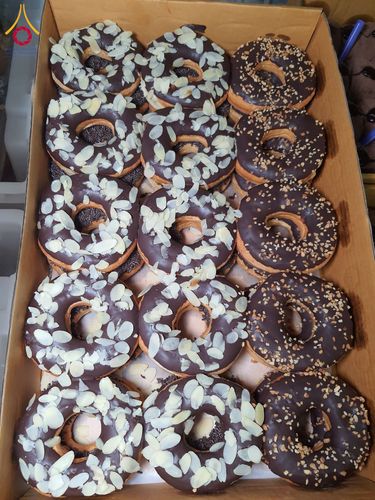 ภาพ No.197960:สาธุชนถวายภัตตาหารเป็นสังฆทาน แด่พระธรรมยาตรา ณ วัดโบสถ์(บน) ตำบลบางคูเวียง อำเภอบางกรวย จังหวัดนนทบุรี ในโครงการธรรมยาตรา กตัญญูบูชา มหาปูชนียาจารย์ พระมงคลเทพมุนี(สด จนฺทสโร) พระผู้ปราบมาร อนุสรณ์สถาน 7 แห่ง ปีที่ 13 วันที่ 19 มกราคม พ.ศ. 2568