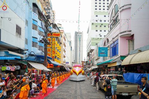 ภาพ No.128515:พิธีอัญเชิญพระบรมสารีริกธาตุ " ใจกลางเมืองนครหาดใหญ่ " เพื่อประดิษฐาน ณ มหารัตนเจดีย์สิริปทุมสวรรค์ (เจดีย์อริยพุทธะ 5 พระองค์) ศูนย์ปฏิบัติธรรมภาคใต้ อ.บางกล่ำ จ.สงขลา  วันที่ 9 มีนาคม พ.ศ. 2567 (ชุดที่ 2)