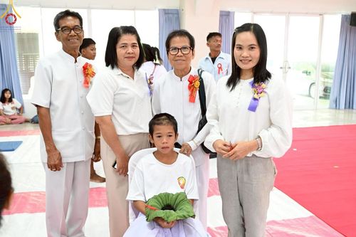 ภาพ No.213813:วันเสาร์ที่ 29 มีนาคม พ.ศ. 2568 พิธีตัดปอยผม ขอขมาผู้ปกครอง มอบบาตร-ผ้าไตร และพิธีบรรพชาสามเณร ณ ศูนย์ปฏิบัติธรรมจังหวัดระยอง (บ้านช่องลม) ต.บางบุตร อ.บ้านค่าย จ.ระยอง