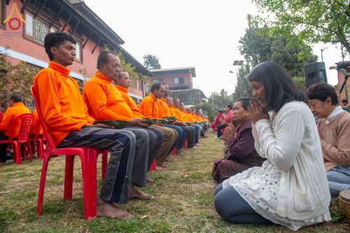 ภาพ No.209800:วันที่ 28 กุมภาพันธ์ พ.ศ.2568 พิธีเปิดโครงการบวชสามเณร พิธีถวายไทยธรรม พิธีขอขมามอบผ้าไตร  ณ เมืองปาตัน ประเทศเนปาล