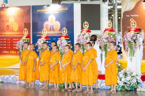 ภาพ No.235964:วันที่ 3 สิงหาคม พ.ศ. 2568 ภาพบรรยากาศ การต้อนรับปฎิสันถาร ของคณะสงฆ์ ในวันสมาธิโลก พิธีถวายมหาสังฆทาน 2,000 กว่าวัด ณ วัดพระธรรมกาย