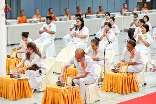 ภาพ No.229091:วันอาทิตย์ที่ 15 มิถุนายน พ.ศ. 2568 พิธีทอดผ้าป่าทุนพัฒนาพระมหาเปรียญ และทุนเผยแผ่พระพุทธศาสนาไปทั่วโลก ณ ห้องสัมมนา SPD สภาธรรมกายสากล วัดพระธรรมกาย