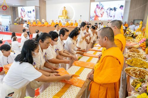 ภาพ No.148616:พิธีบุพเปตพลี, พิธีทอดผ้าป่า, พิธีไถ่ชีวิตโค 80 ตัว ให้ชีวิตสัตว์เป็นทาน ณ ศูนย์ปฎิบัติธรรมภาคใต้ อ.บางกล่ำ จ.สงขลา วันเสาร์ที่ 10 สิงหาคม พ.ศ. 2567