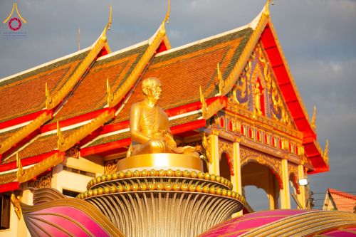 ภาพ No.197090:พระธรรมยาตราปฏิบัติธรรม และถ่ายภาพหมู่ประวัติศาสตร์ ณ วัดโบสถ์(บน) ตำบลบางคูเวียง อำเภอบางกรวย จังหวัดนนทบุรี ในโครงการธรรมยาตรา กตัญญูบูชา มหาปูชนียาจารย์ พระมงคลเทพมุนี(สด จนฺทสโร) พระผู้ปราบมาร อนุสรณ์สถาน 7 แห่ง ปีที่ 13 วันที่ 18 มกราคม พ.ศ. 2568