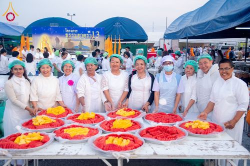 ภาพ No.199396:พิธีถวายภัตตาหารเป็นสังฆทาน แด่พระธรรมยาตรา ณ อนุสรณ์สถานบางปลา วัดบางปลา อำเภอบางเลน จังหวัดนครปฐม ในโครงการธรรมยาตรา กตัญญูบูชา มหาปูชนียาจารย์ พระมงคลเทพมุนี(สด จนฺทสโร) พระผู้ปราบมาร อนุสรณ์สถาน 7 แห่ง ปีที่ 13 วันที่ 22 มกราคม พ.ศ. 2568