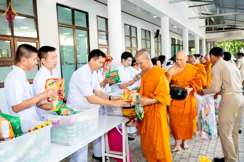 ภาพ No.237669:พิธีเจริญพระพุทธมนต์ ปฏิบัติธรรมเจริญสมาธิภาวนา และทำบุญตักบาตร ถวายพระราชกุศล เนื่องในโอกาสวันเฉลิมพระชนมพรรษา สมเด็จพระนางเจ้าสิริกิติ์ พระบรมราชินีนาถ พระบรมราชชนนีพันปีหลวง วันอังคารที่ 12 สิงหาคม พ.ศ. 2568  ณ อาคารปลูกศรัทธา 2 วัดพระธรรมกาย 