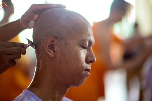 ภาพ No.228547:วันเสาร์ที่ 7 มิถุนายน พ.ศ. 2568 พิธีปลงผมโครงการอุปสมบทหมู่ธรรมทายาท ระดับอุดมศึกษา รุ่นที่ 52 ภาคฤดูฝน ณ วิหารคด 9 วัดพระธรรมกาย