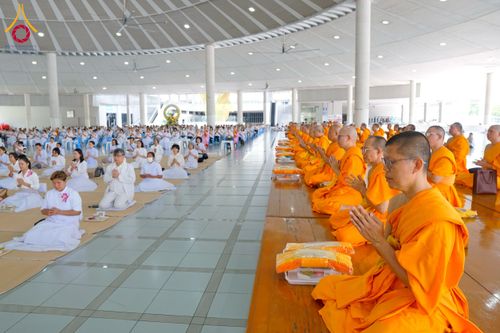 ภาพ No.243873:วันที่ 6 กันยายน พ.ศ. 2568 พิธีถวายภัตตาหารเมนูสวรรค์ เพื่อการบรรลุธรรม ณ หอฉันคุณยายอาจารย์ฯ วัดพระธรรมกาย