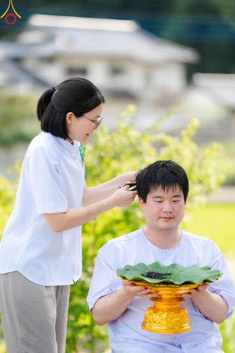ภาพ No.147457:พิธีตัดปอยผม ขอขมา มอบบาตร ผ้าไตร โครงการปฐมอุปสมบท สมโภชอุโบสถ บูชาธรรม 80 ปี หลวงพ่อธัมมชโย ณ วัดพระธรรมกายโทชิหงิ ประเทศญี่ปุ่น วันพฤหัสบดีที่ 8 สิงหาคม พ.ศ. 2567